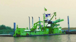 Vlieland barge unloading dredger