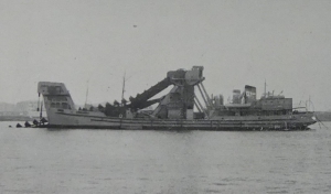 Amiral de Chillou - Bucket ladder dredger  - self propelled