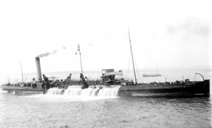 Coronation - suction hopper dredger with pipe to the front