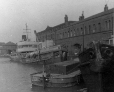 FOREMOST 50 in the River Hull - Image courtesy of Les Reed (www.Clydeship.co.uk)