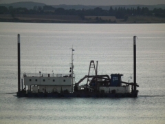 Gylfe R barge unloading dredger