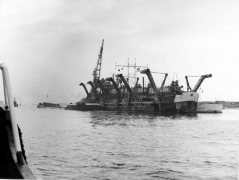 AHOY - suction dredger with bargeloading installation